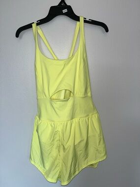 FP MOVEMENT RIGHTEOUS RUNSIE- SIZE MEDIUM NWT